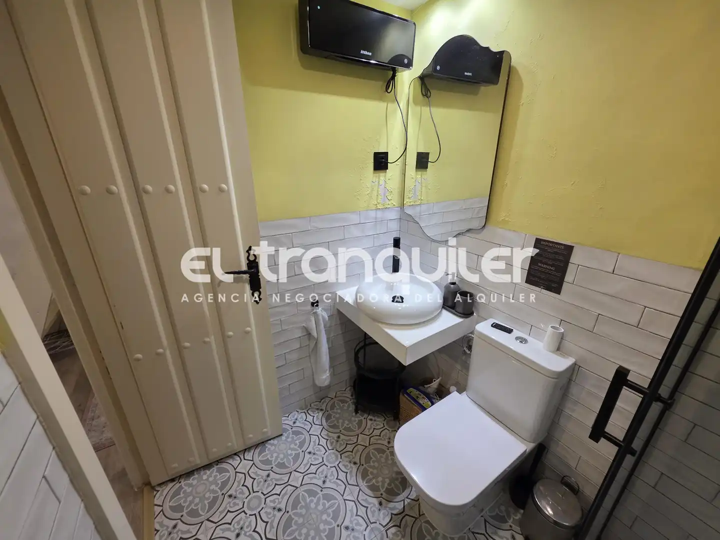 Baño de Estudio de alquiler en Madrid con Amueblado, Lavadora y Se aceptan mascotas
