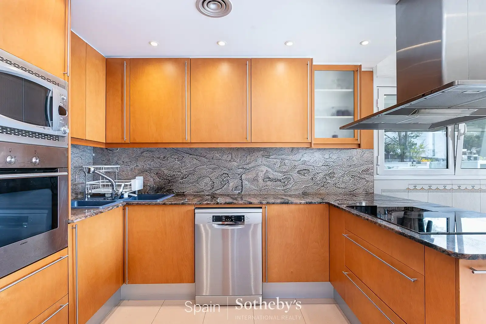 Kitchen of Houses for sale in Sant Pere de Ribes  with Air Conditioner, Heating and Private garden
