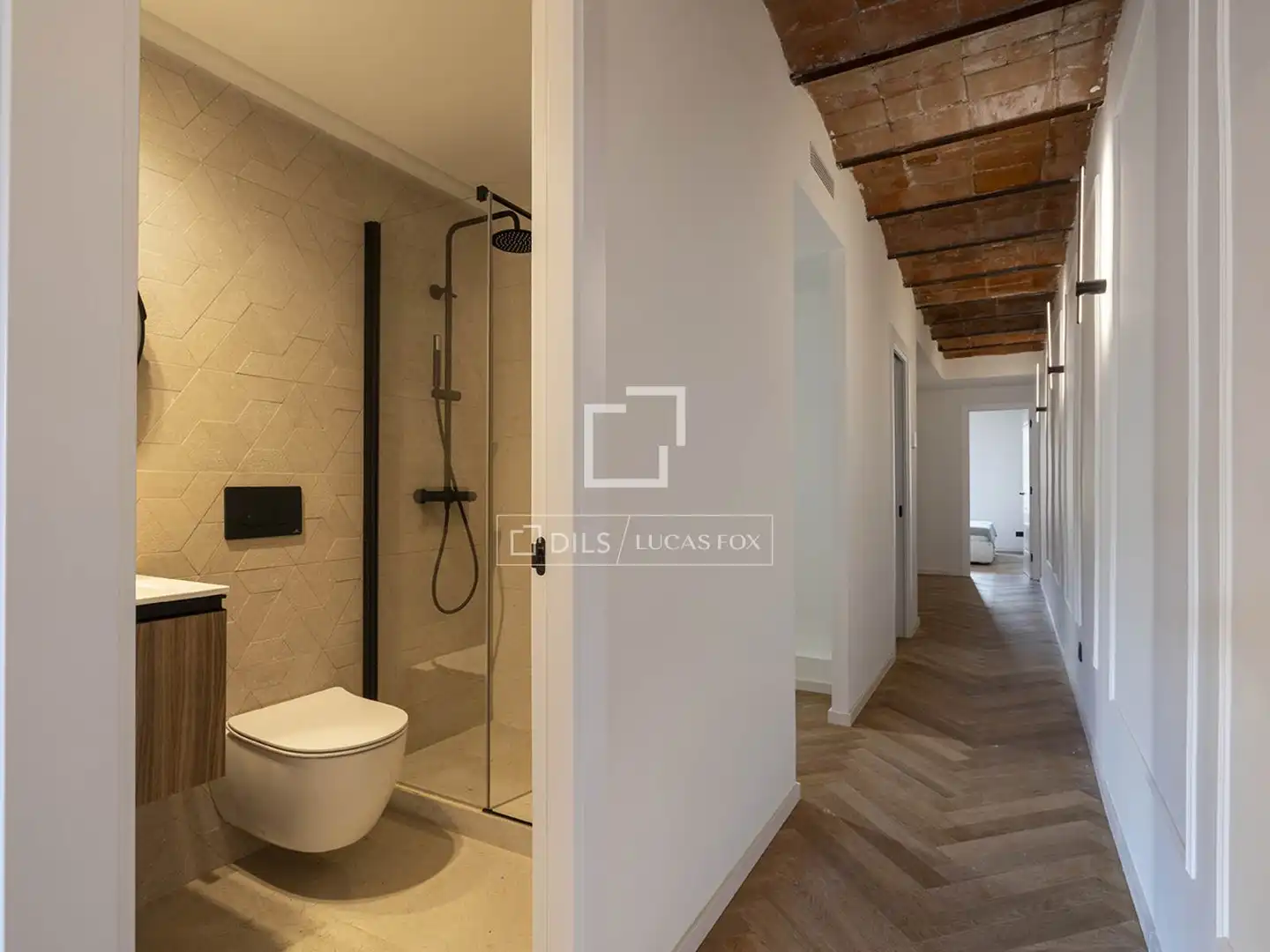 Bathroom of Flat for sale in Barcelona  with Air Conditioner, Heating and Parquet flooring