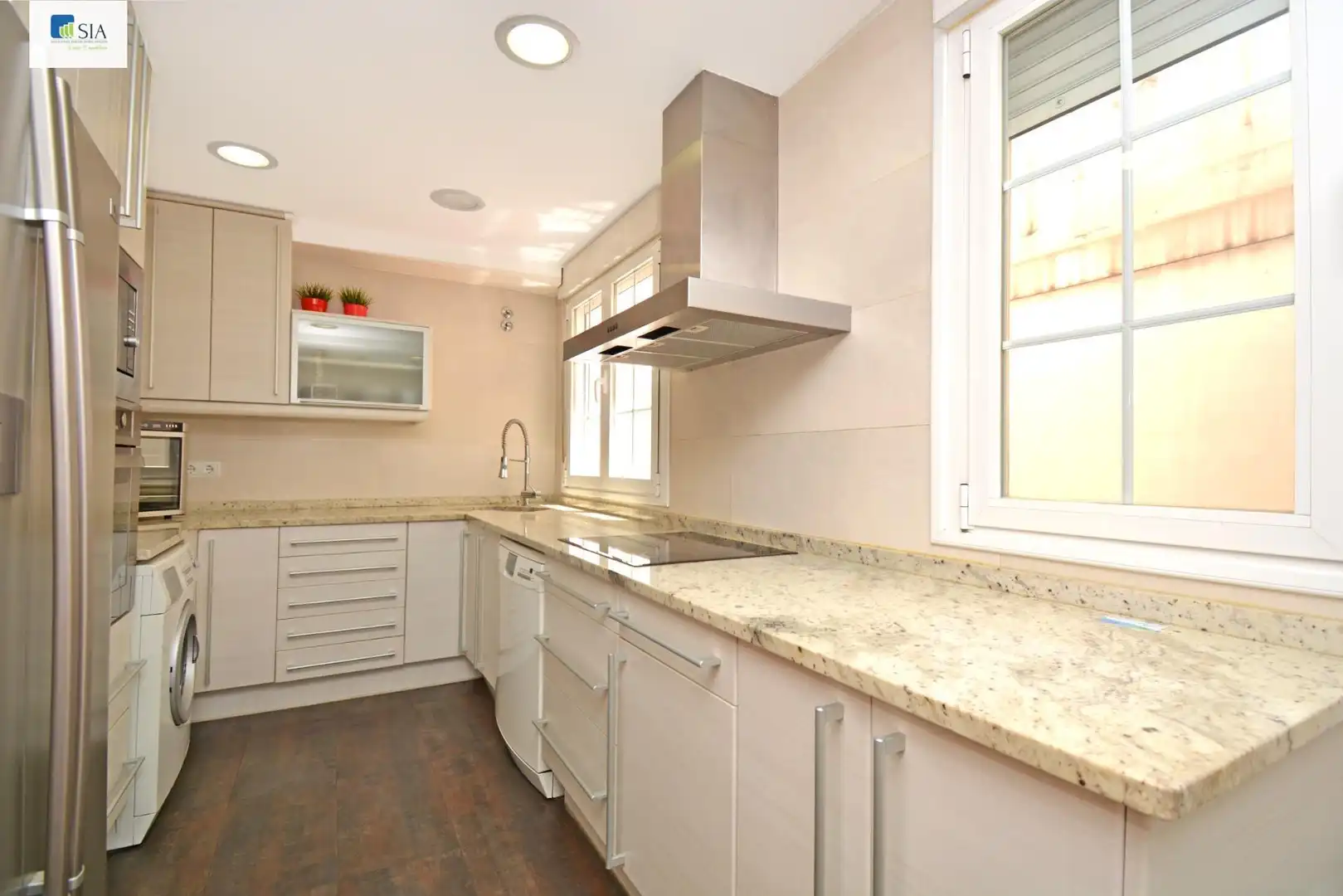 Cocina de Piso de alquiler en Zaragoza con Aire acondicionado, Calefacción y Amueblado