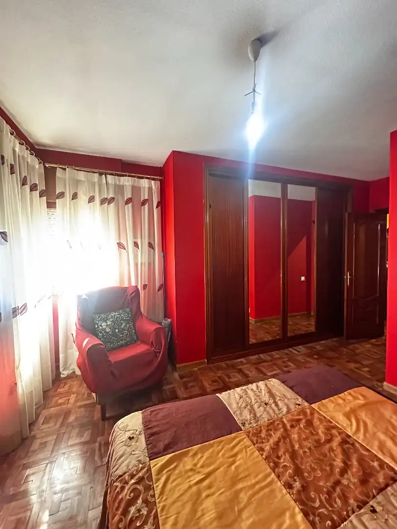 Habitación de Casa o chalet en venta en Las Rozas de Madrid con Aire acondicionado, Calefacción y Jardín privado