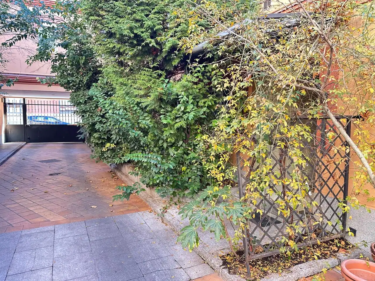 Jardí de Planta baixa de lloguer en Madrid amb Calefacció