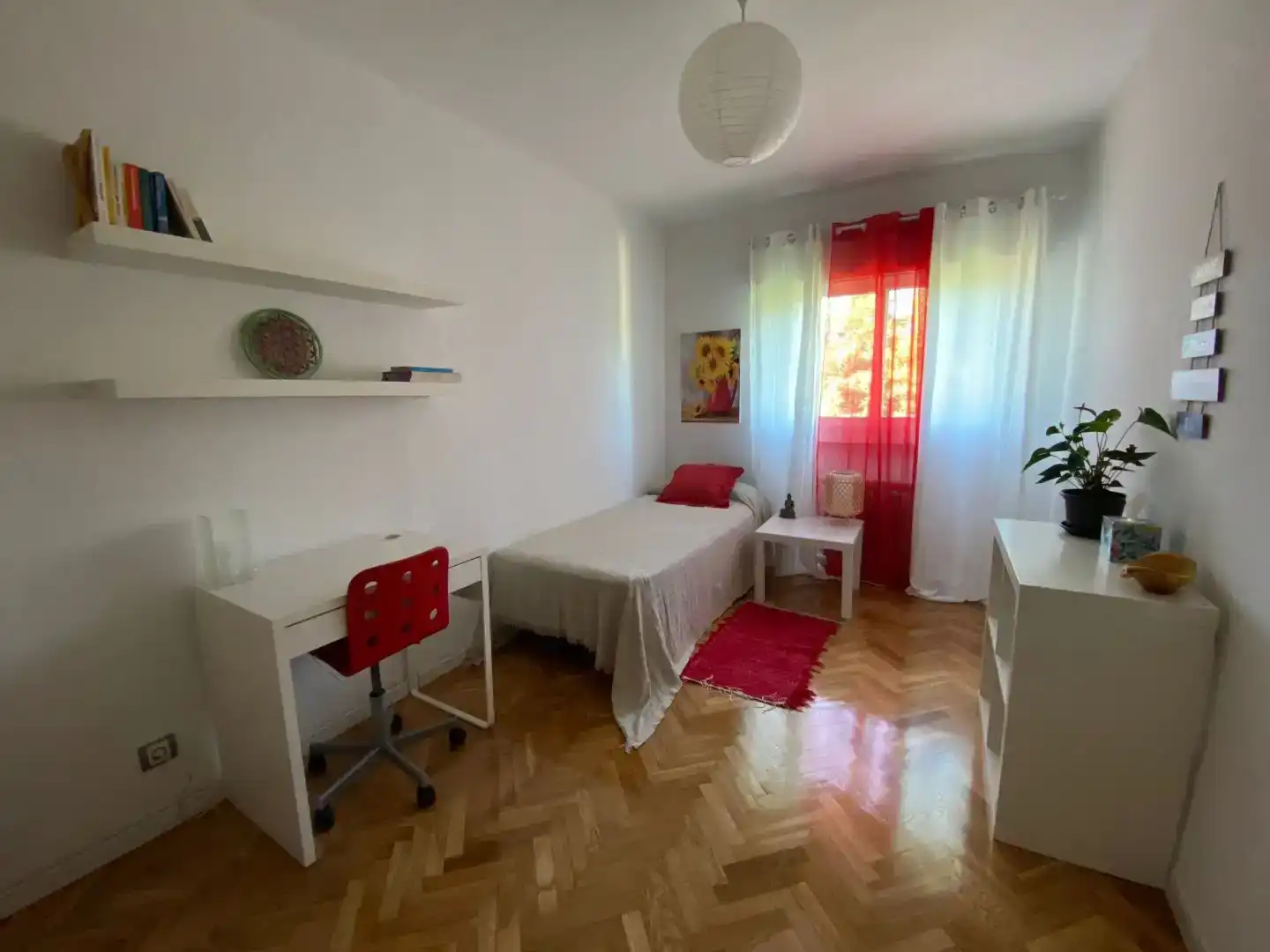 Schlafzimmer von Einfamilien-Reihenhaus zur Miete in  Madrid Capital mit Schwimmbad