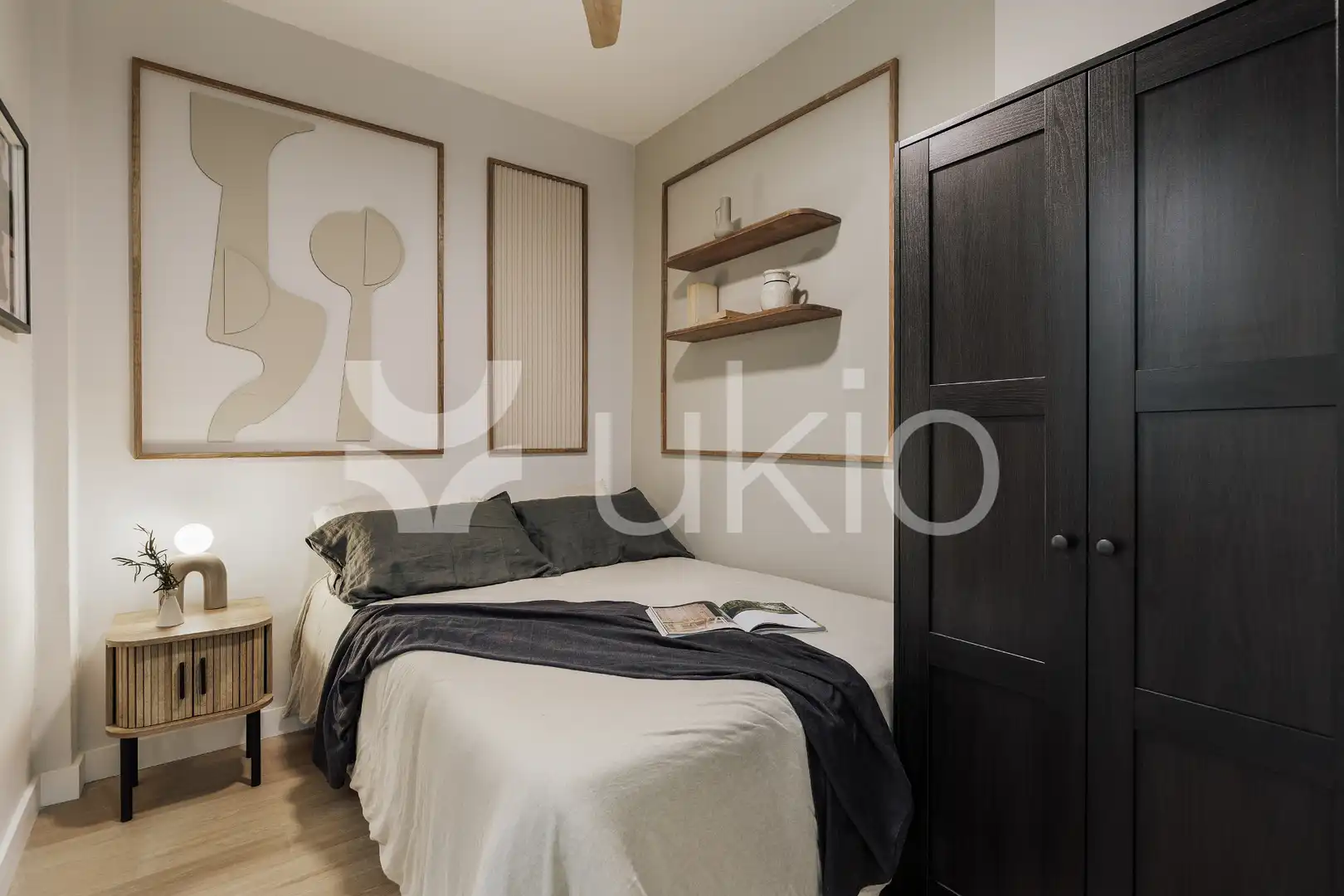 Habitación de Apartamento de alquiler en Barcelona con Aire acondicionado, Calefacción y Amueblado