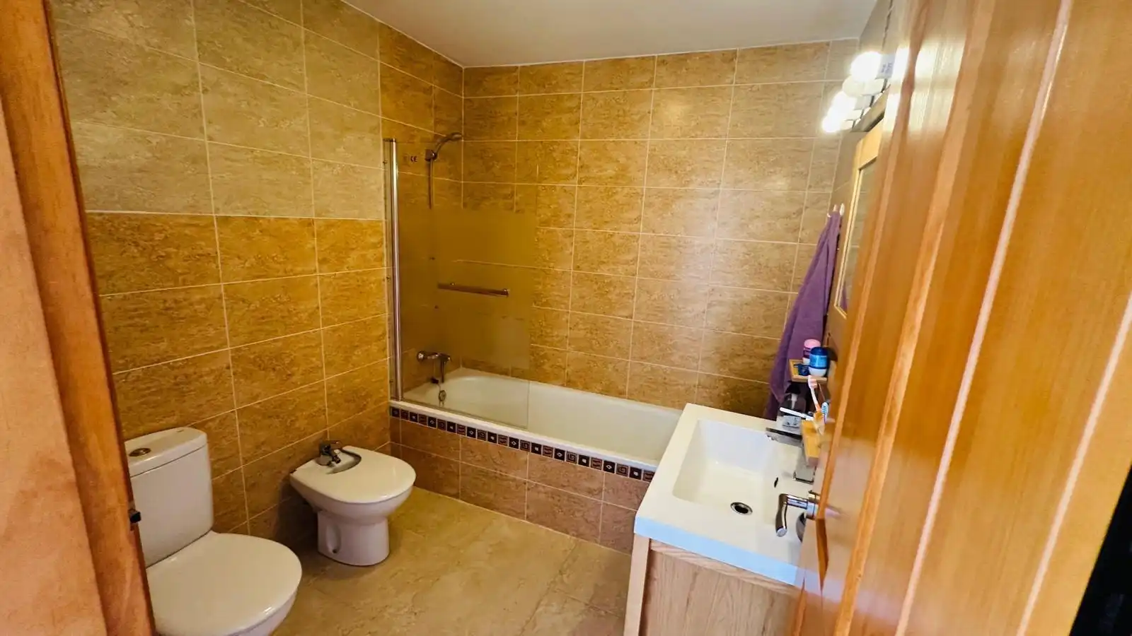 Baño de Finca rústica en venta en Albalate del Arzobispo con Calefacción, Terraza y Trastero