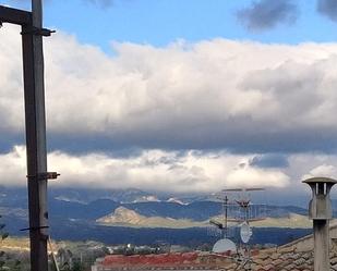 Vista exterior de Casa adosada en venda en Tortosa amb Terrassa, Moblat i Balcó