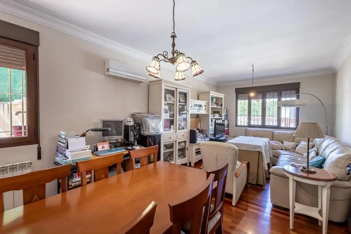 Comedor de Casa o chalet en venta en Granada con Aire acondicionado, Calefacción y Jardín privado