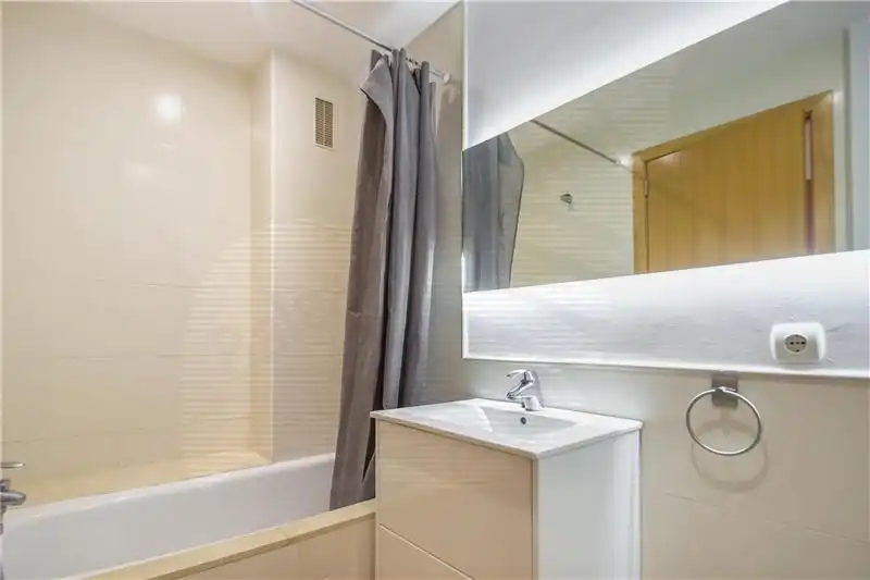 Baño de Piso de alquiler en  Palma de Mallorca con Aire acondicionado, Calefacción y Terraza