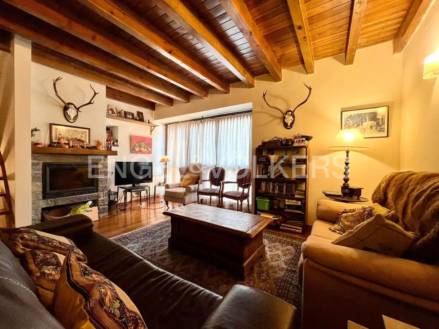 Sala d'estar de Casa o xalet en venda en Naut Aran amb Calefacció, Parquet i Moblat