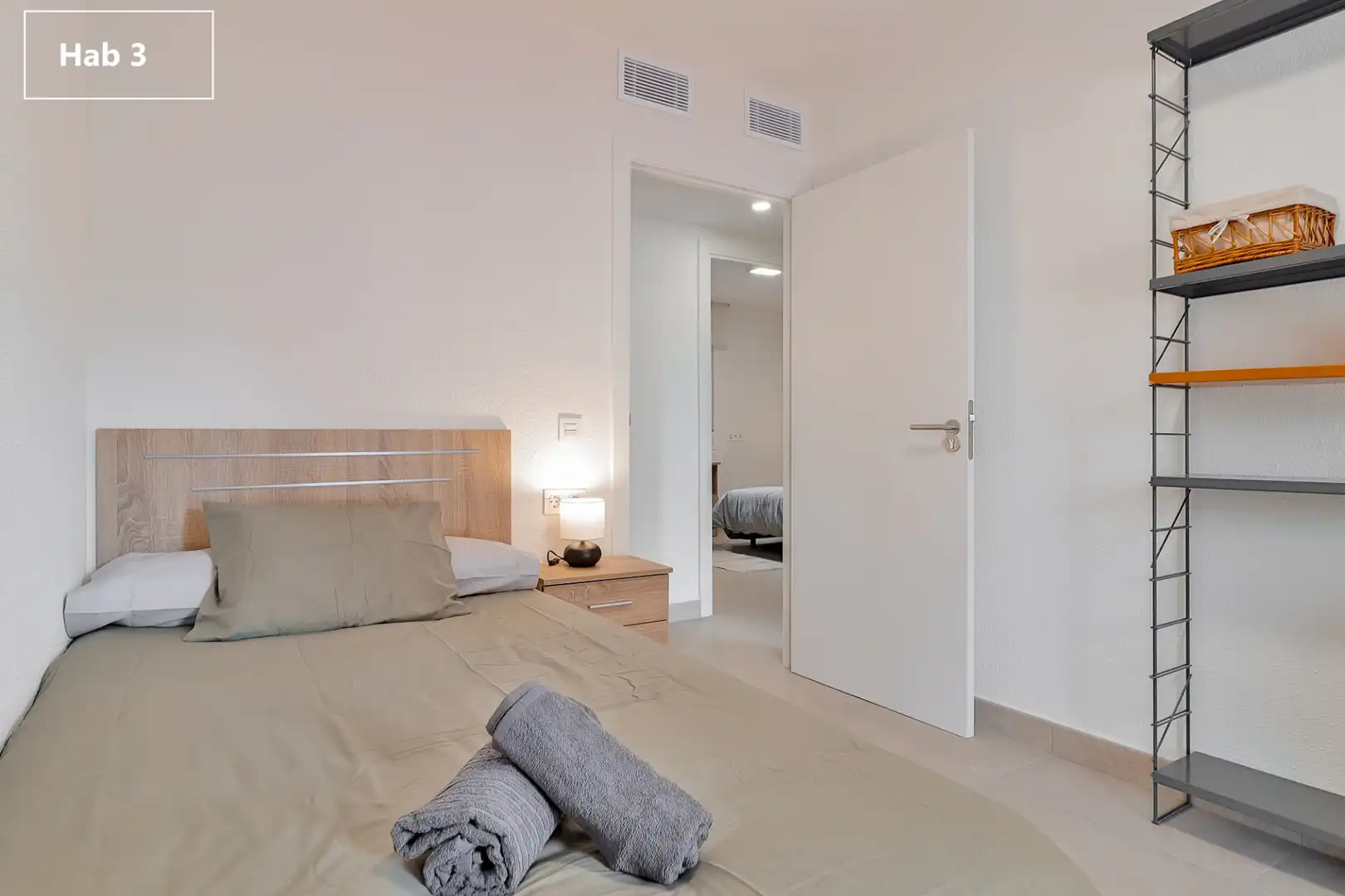 Habitación de Piso de alquiler en Málaga con Aire acondicionado, Amueblado y Internet