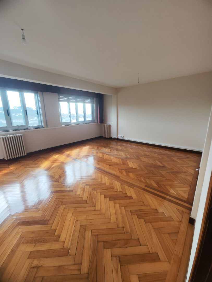 Sala de estar de Piso de alquiler en Santiago de Compostela  con Calefacción, Parquet y Horno