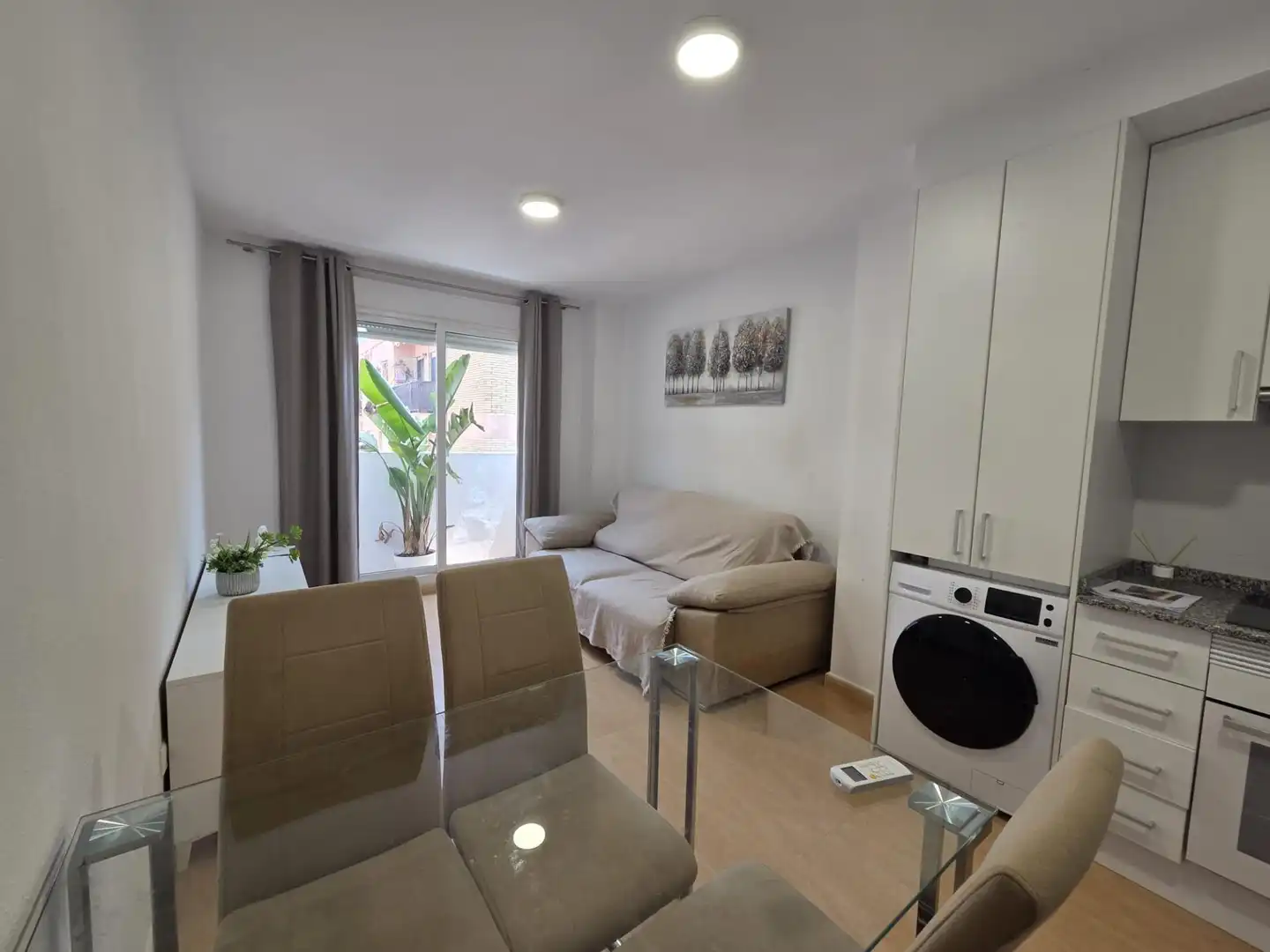 Sala de estar de Apartamento en venta en Alicante / Alacant con Aire acondicionado, Calefacción y Amueblado