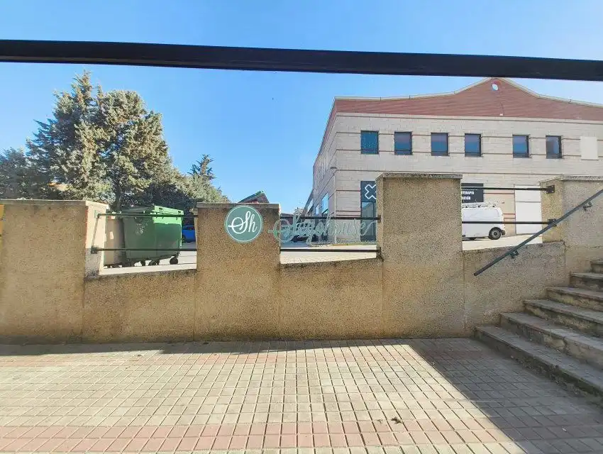 Außenansicht von Geschaftsraum zur Miete in La Lastrilla 