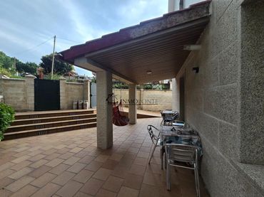 Casa con balcón en venta en Moaña