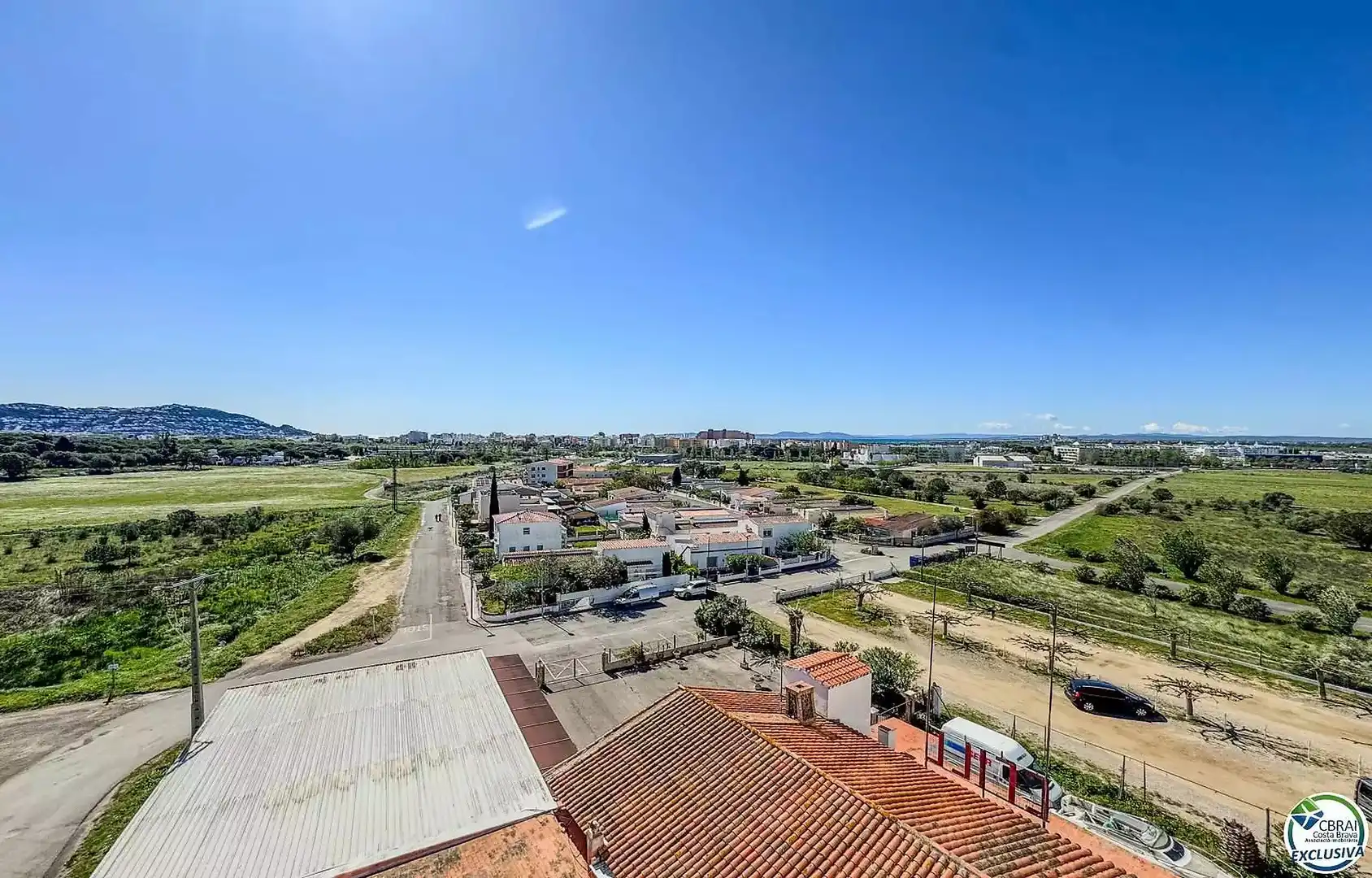 Vista exterior de Pis en venda en Roses amb Terrassa i Moblat