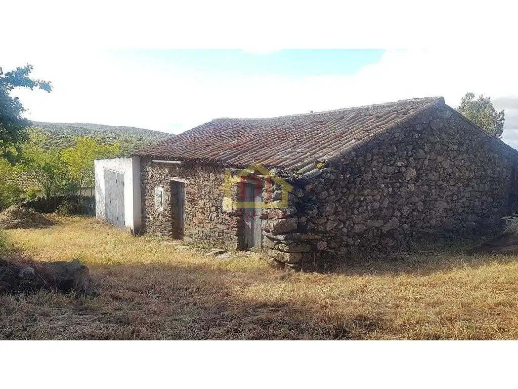 Casa o xalet en venda en Membribe de la Sierra amb Jardí privat i Terrassa