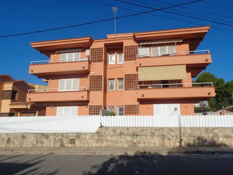 Vista exterior de Piso en venta en Creixell con Balcón