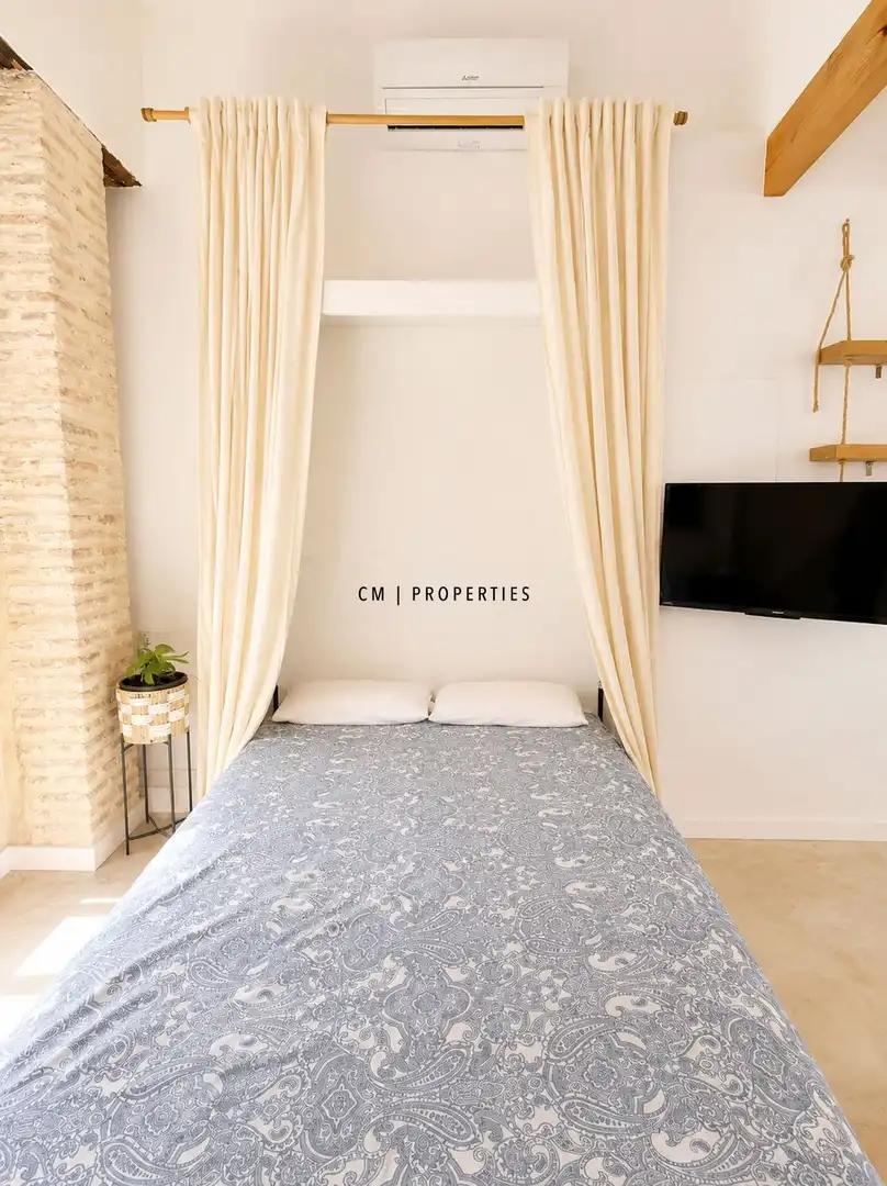 Bedroom of Attic for rent in Valencia  with Air Conditioner, Heating and Terrace
