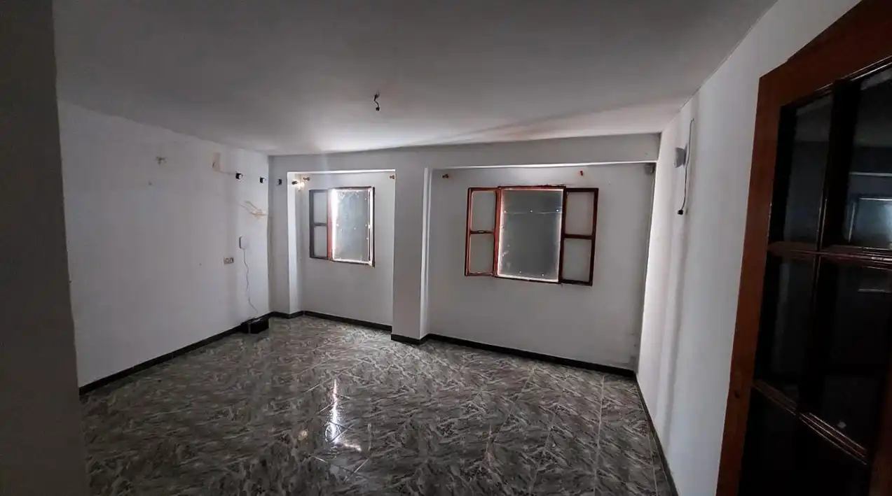 Casa adosada en venta en Baena con Terraza