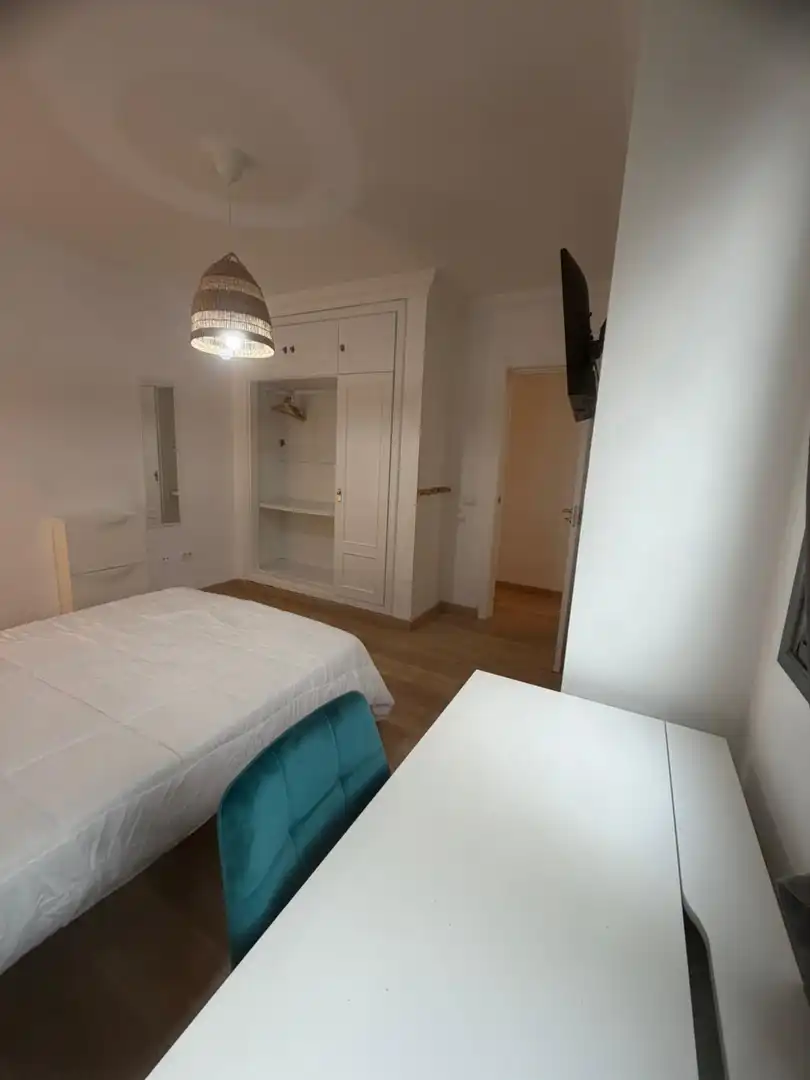 Bedroom of Flat for share in San Cristóbal de la Laguna  with Parquet flooring and Furnished