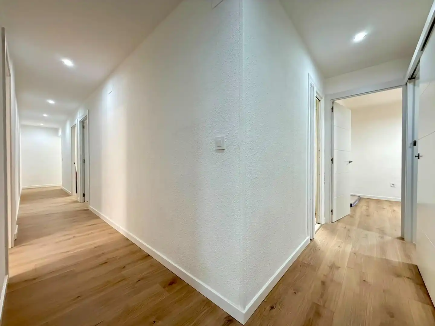 Flat for rent in Valencia  with Air Conditioner, Heating and Balcony