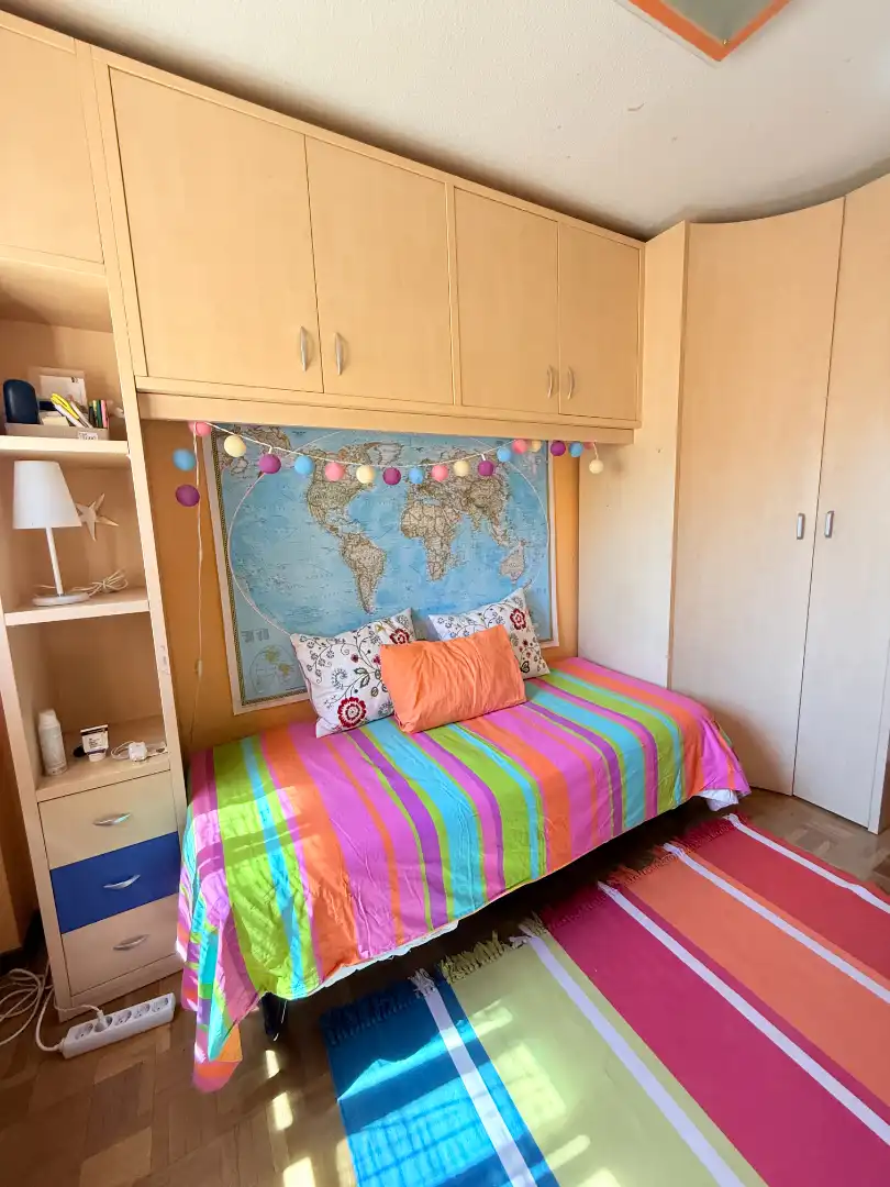 Habitación de Casa adosada en venta en San Sebastián de los Reyes con Aire acondicionado, Calefacción y Jardín privado