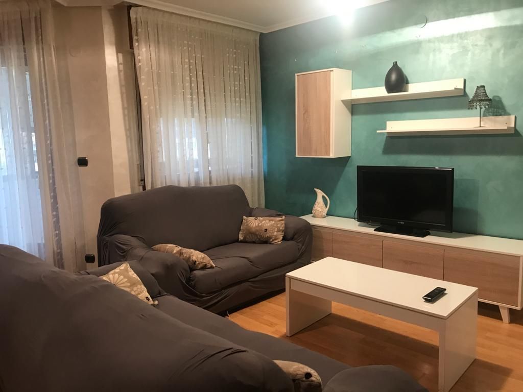 Sala d'estar de Pis en venda en Trespaderne amb Calefacció