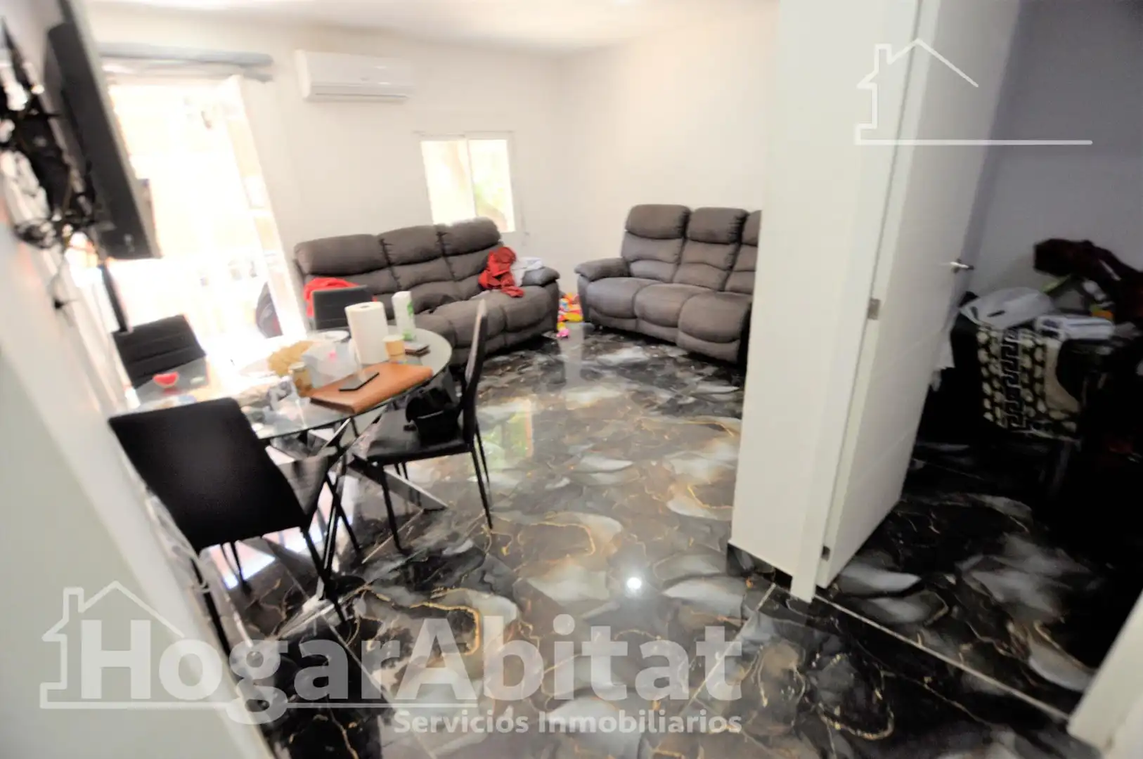 Wohnzimmer von Wohnung zum Verkauf in Valencia mit Klimaanlage, Heizung und Balkon