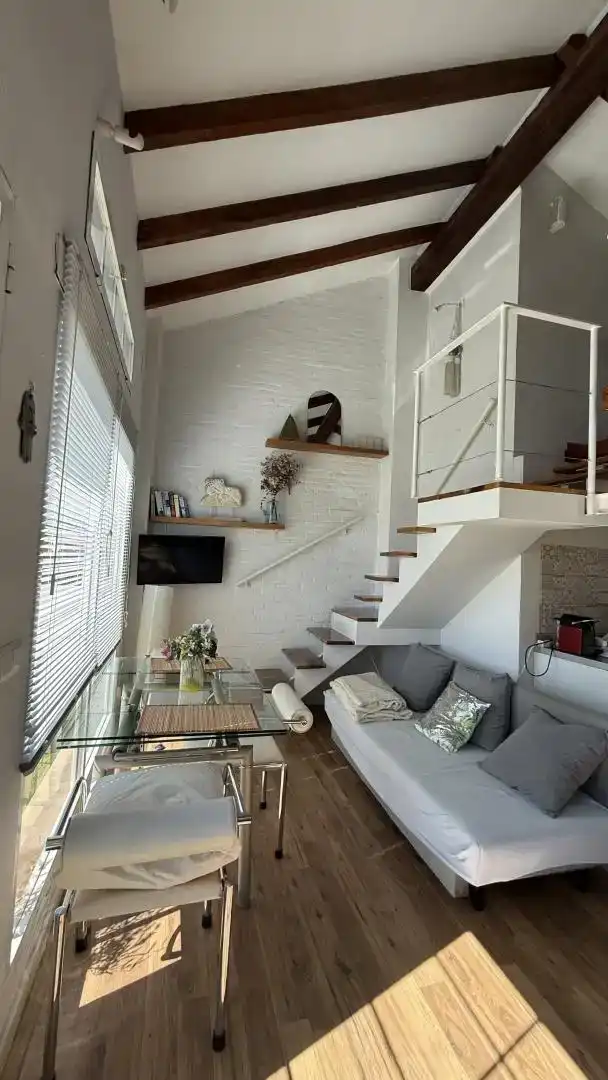 Wohnzimmer von Dachboden zur Miete in Valencia mit Klimaanlage, Parkett und Möbliert