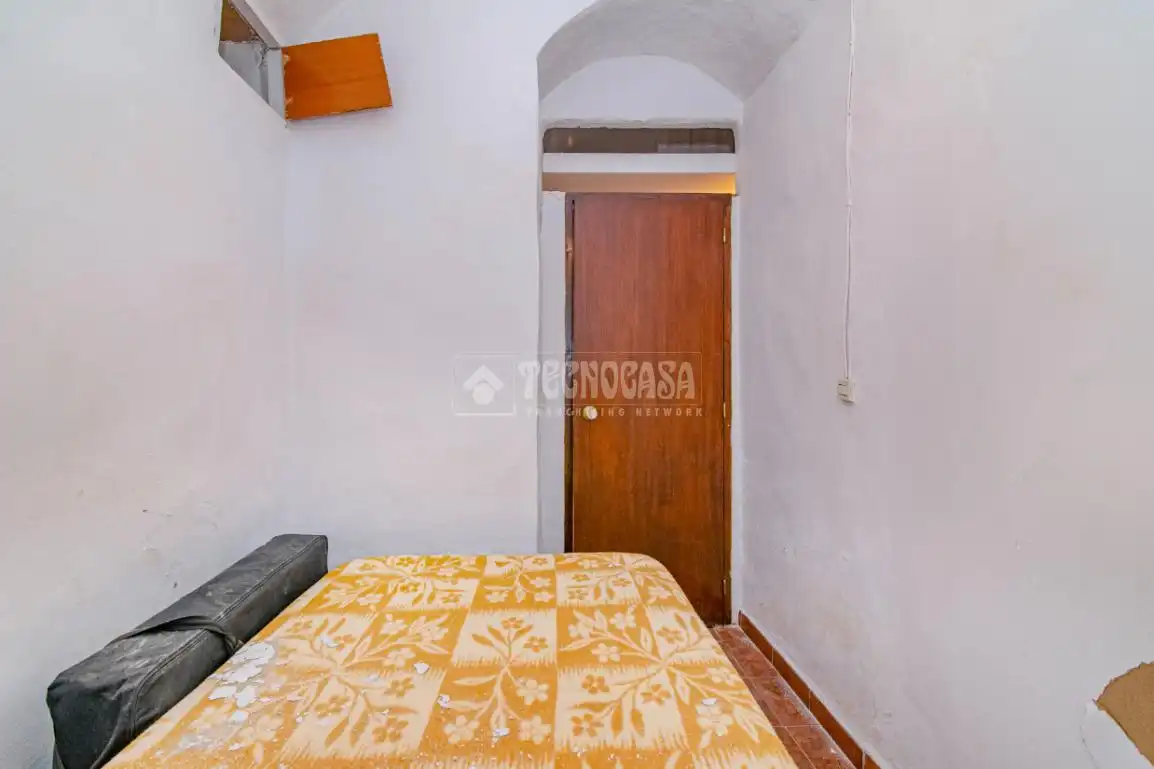 Habitación de Casa adosada en venta en Loja con Aire acondicionado, Calefacción y Jardín privado