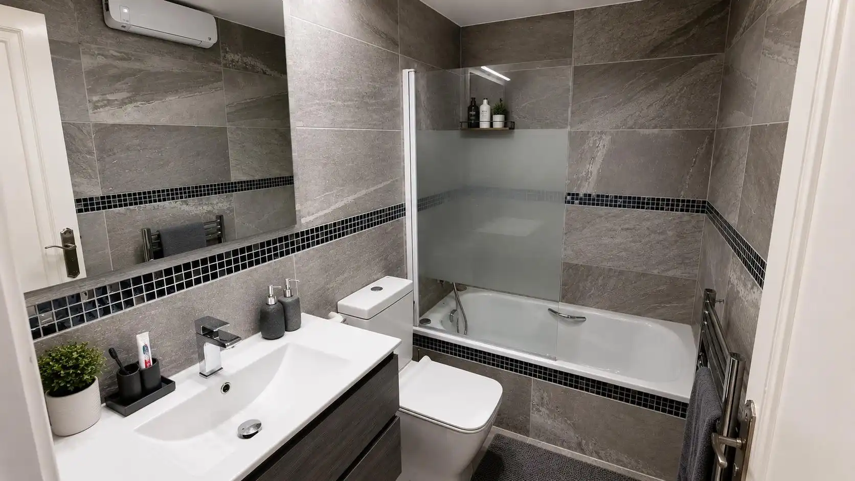 Bany de Apartament en venda en Calvià amb Aire condicionat, Calefacció i Terrassa