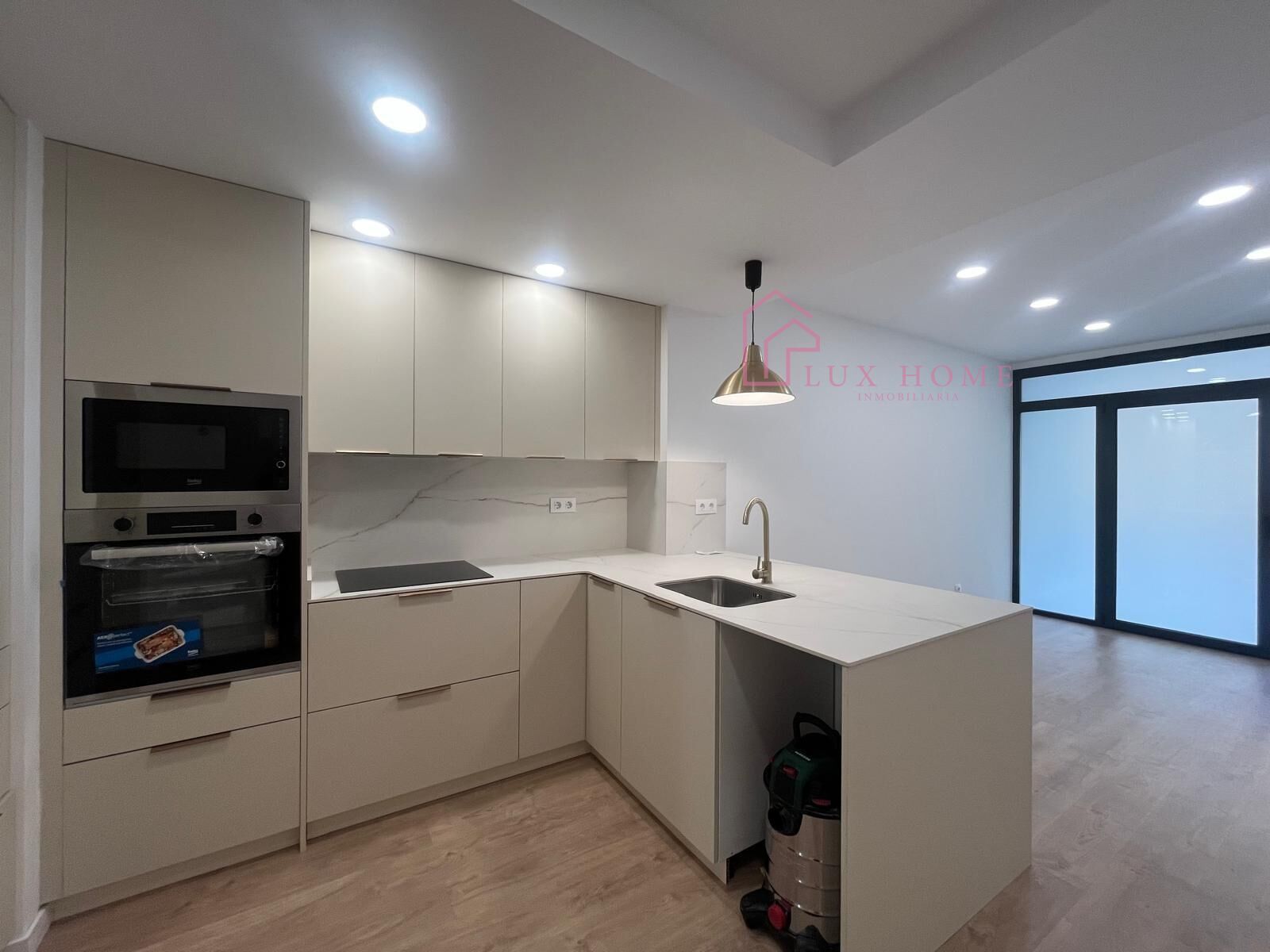 Kitchen of Planta baja for sale in La Llagosta  with Parquet flooring