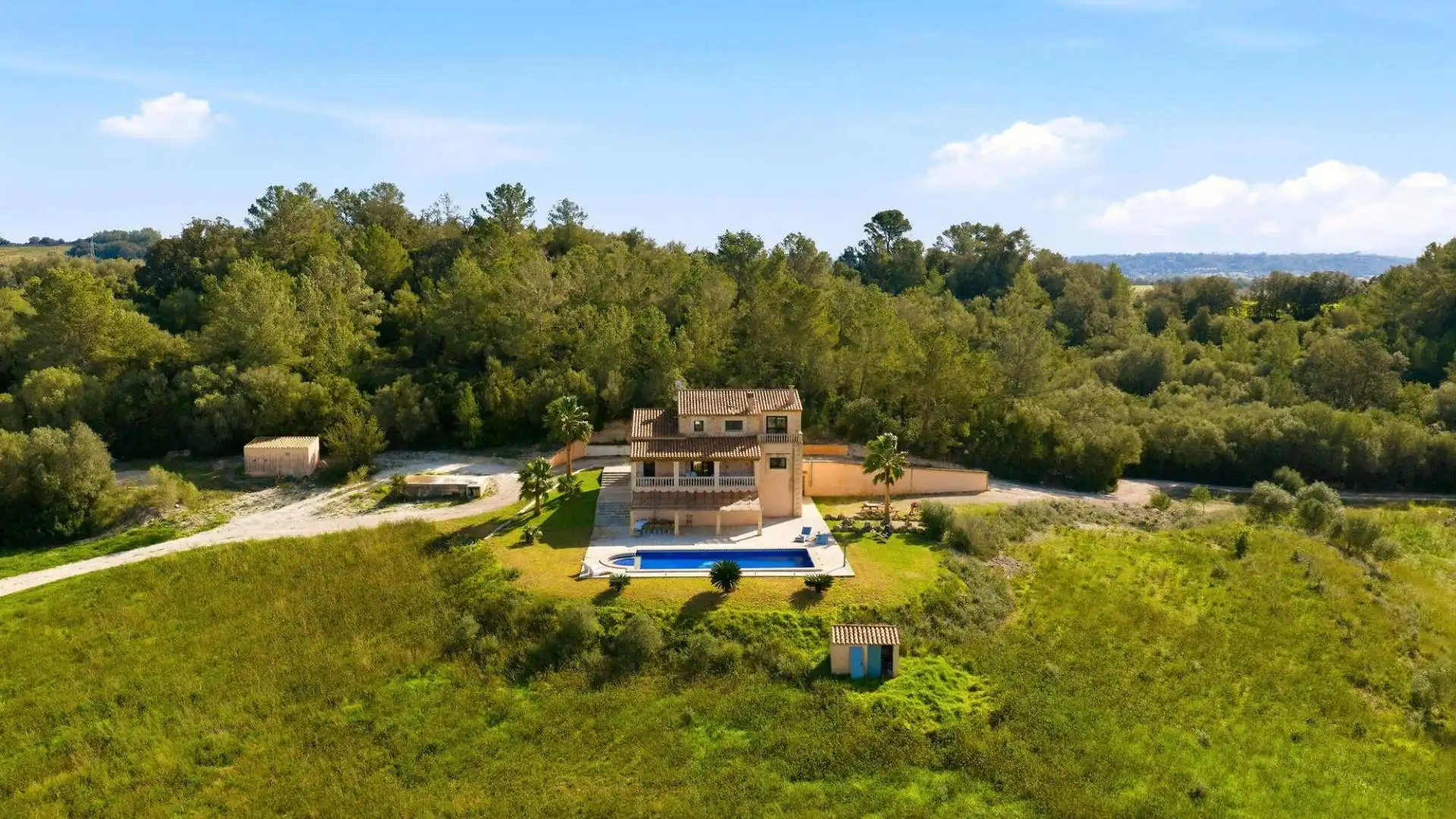 Vista exterior de Casa o xalet en venda en Llubí amb Aire condicionat, Calefacció i Jardí privat