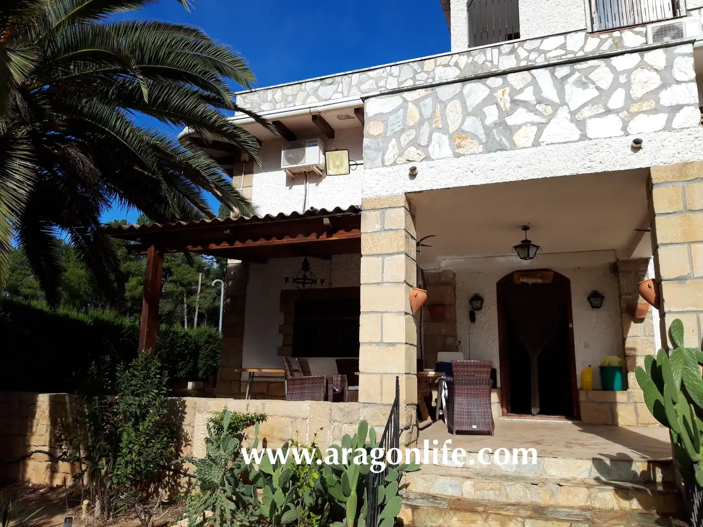 Vista exterior de Casa o xalet en venda en Caspe amb Aire condicionat, Calefacció i Jardí privat