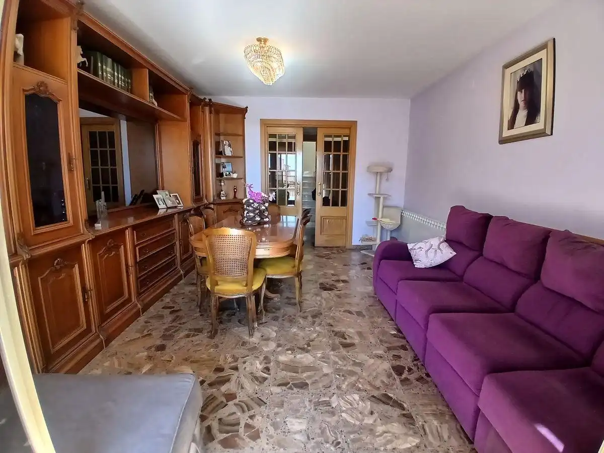 House with terrace for sale in Nord
