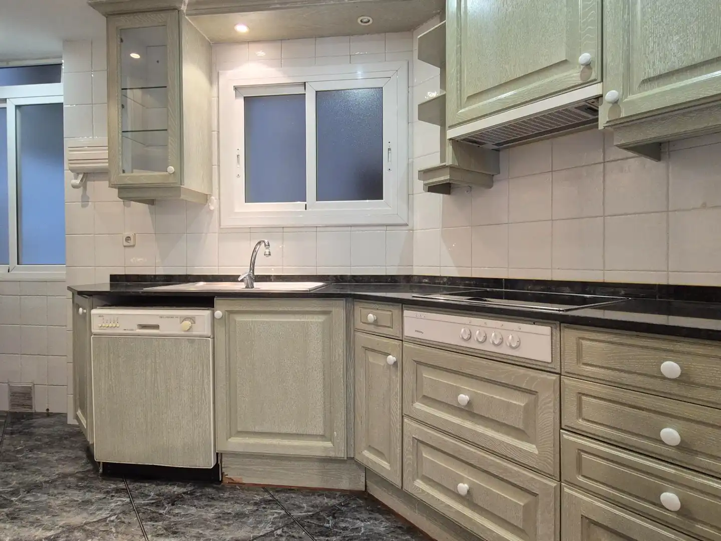 Cocina de Piso en venta en Barcelona con Calefacción, Horno y Balcón
