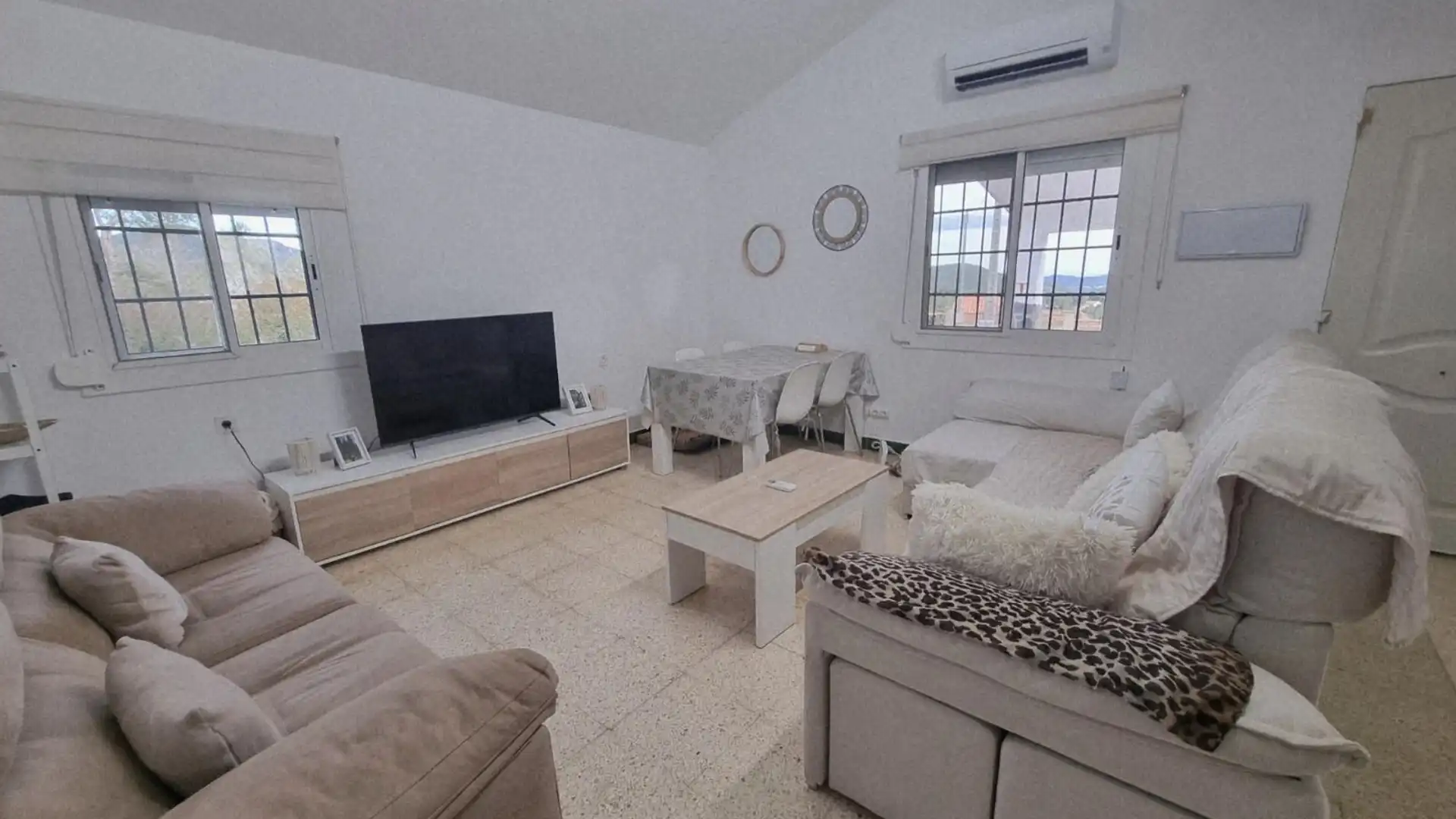 Sala de estar de Casa o chalet en venta en El Montmell con Aire acondicionado, Calefacción y Terraza