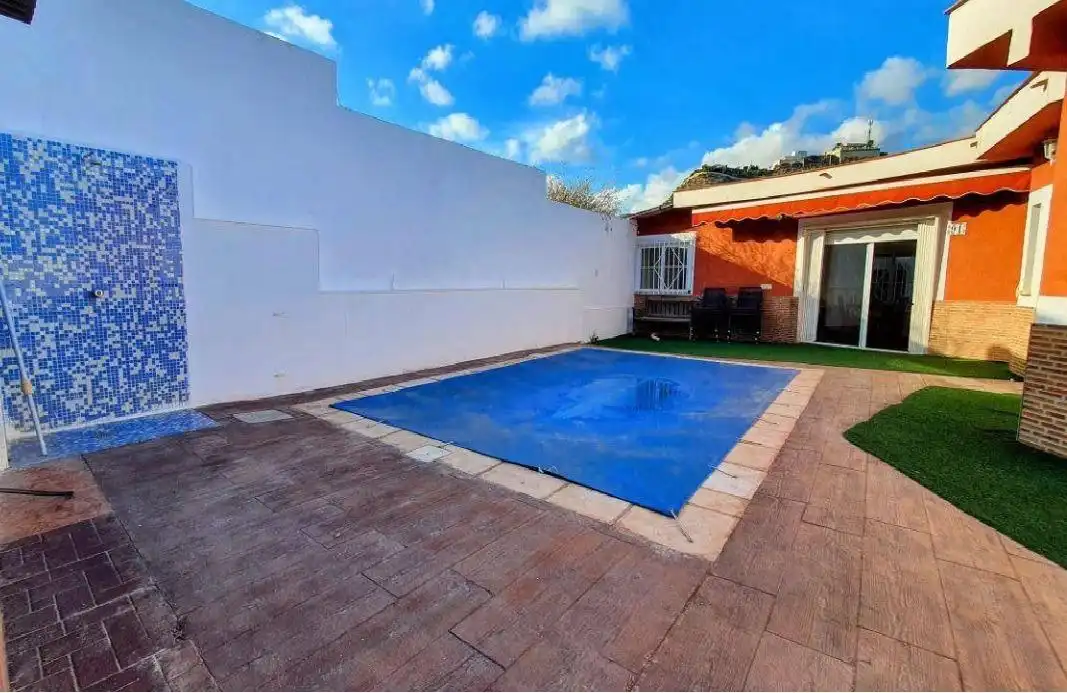 Chalet con piscina en venta en Los Collados-Los Geraneos, imagen 4