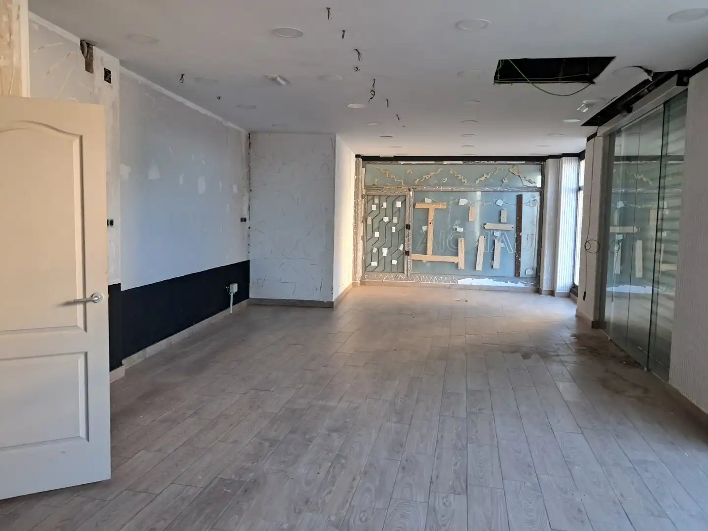 Local comercial en venta en Carrer Nogueres 1, imagen 7
