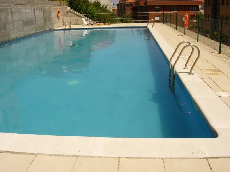 Piscina de Pis de lloguer en Santander amb Calefacció, Parquet i Moblat