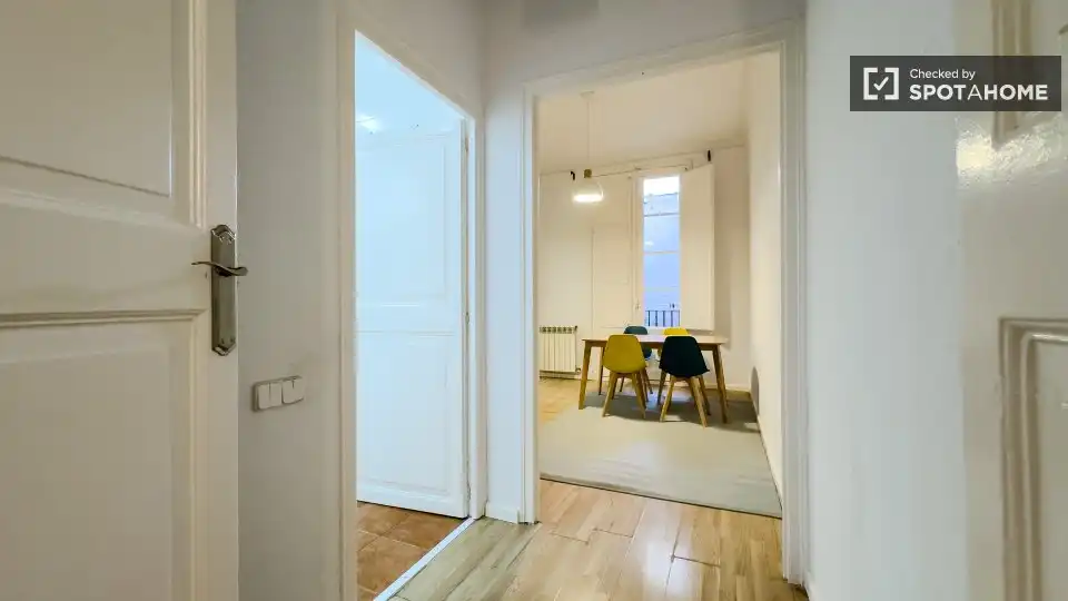 Flat with terrace to rent in Ciutat Vella, imagen 4