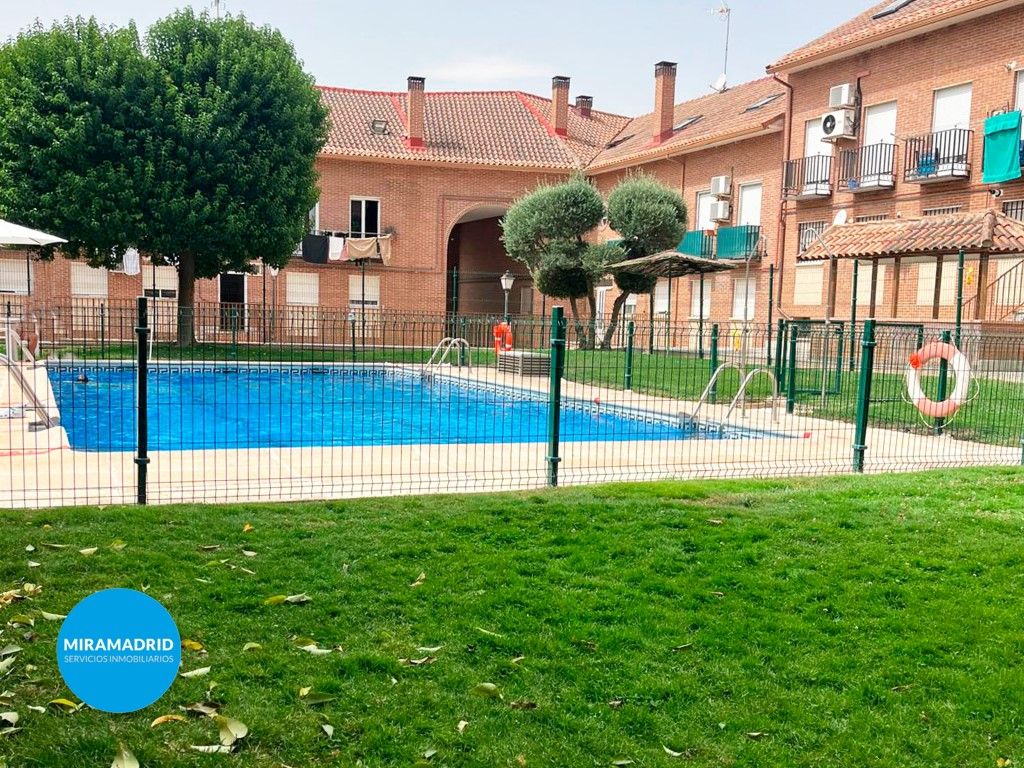 Piscina de Dúplex en venda en Ajalvir amb Aire condicionat i Piscina comunitària