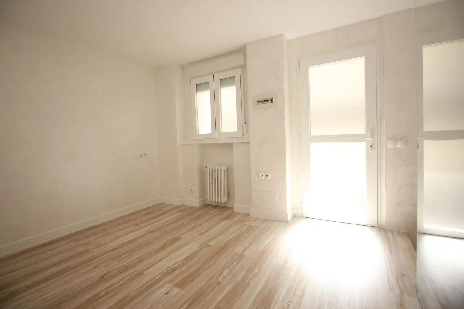 Bedroom of Flat for rent in Madrid  with Air Conditioner, Heating and Terrace