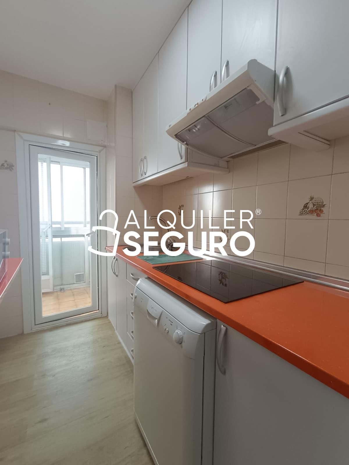 Kitchen of Flat to rent in  Madrid Capital  with Air Conditioner, Heating and Terrace