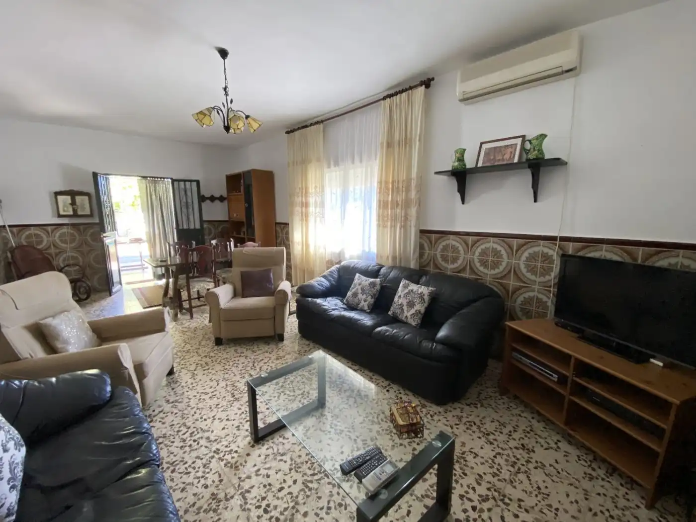 Sala de estar de Casa o chalet en venta en Valverde del Camino con Calefacción, Piscina y Amueblado