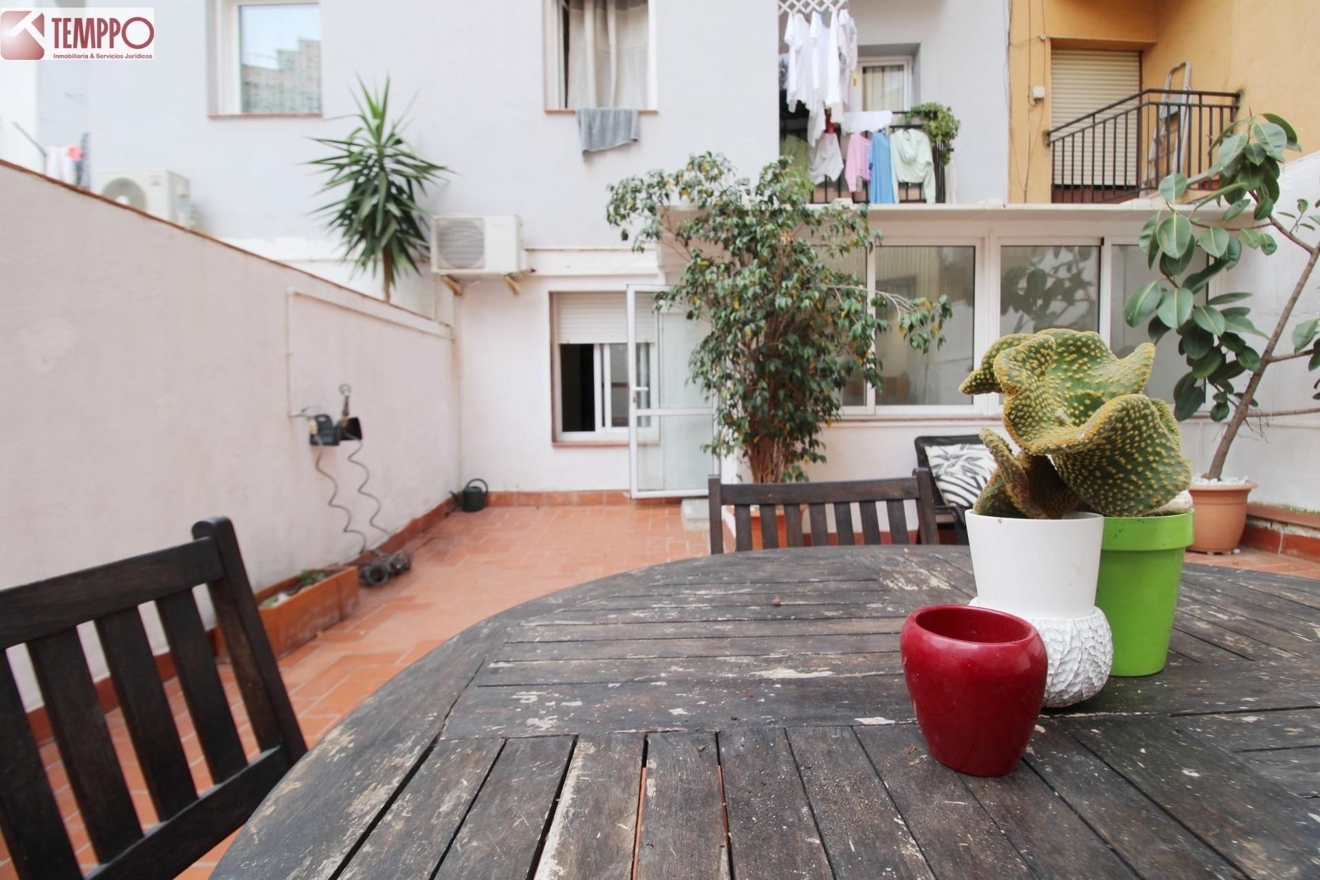 Planta baja for sale in El Camp de l'Arpa del Clot