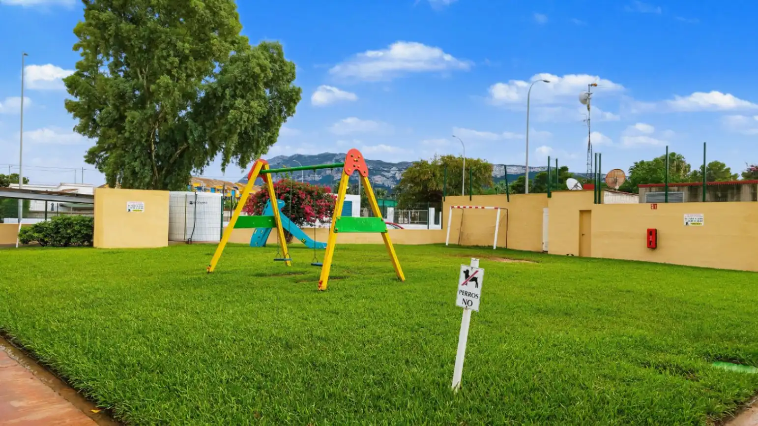 Parking de Apartamento en venta en Dénia con Aire acondicionado, Calefacción y Jardín privado
