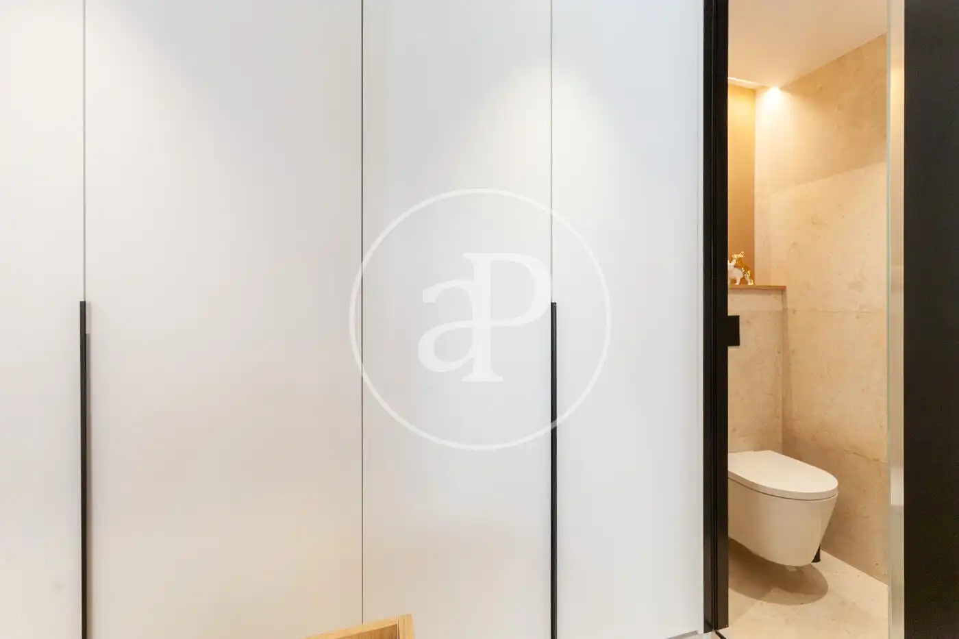 Bathroom of Flat for sale in Madrid  with Air Conditioner, Heating and Terrace