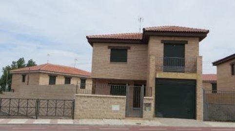 VENTA CHALET MORA