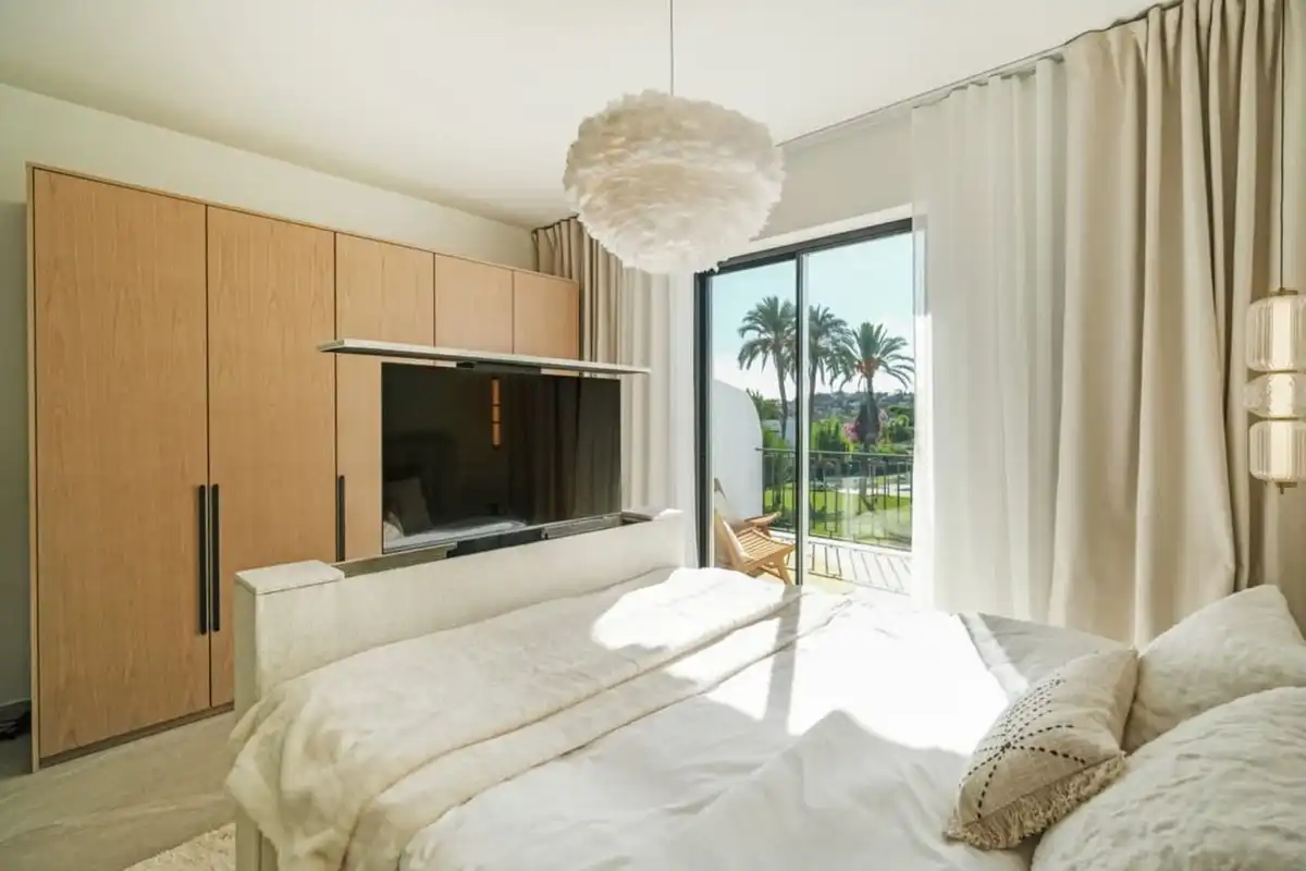Adosado con piscina en venta en Nueva Andalucía, imagen 5